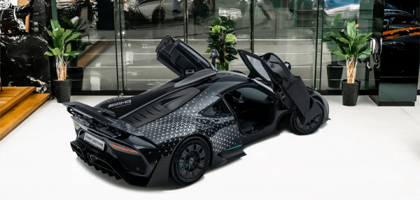 До 300 км/ч за 15,6 с и уникальная система из пяти моторов. Mercedes-AMG One впервые перепродают публично &mdash; машина не имеет пробега