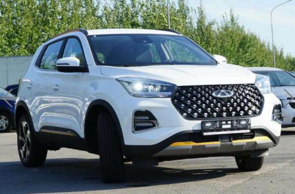 Выбираем Chery &mdash; Tiggo 4 Pro или Arrizo 8?