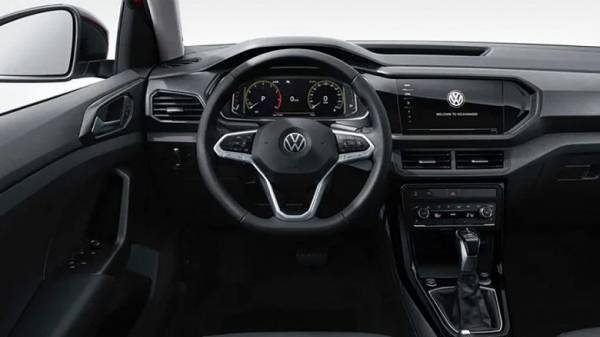 Volkswagen Tacqua с простым мотором и 6-ступенчатым &laquo;автоматом&raquo; сильно подешевел в России: минус 600 тыс. рублей за два месяца
